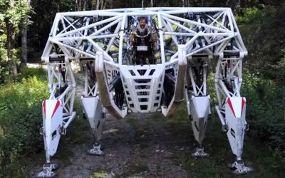 Enorme robot de estilo «Pacific Rim», creado por una start-up canadiense