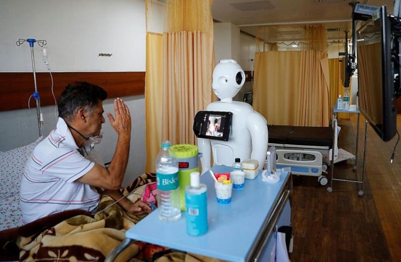 Mitra, el robot indio que conecta a los pacientes de hospitales con sus familias