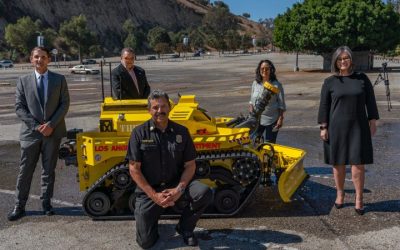 Los Ángeles pone en servicio el primer vehículo robótico de extinción de incendios de Estados Unidos