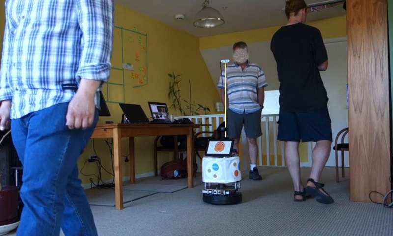 Un robot que puede rastrear personas específicas y seguirlas