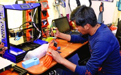 Roly Mamani Construye Prótesis Robóticas con Tecnología Alteña
