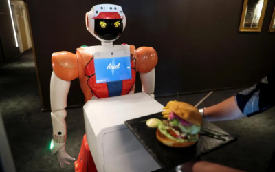 Bill Gates cree que los robots pagarán impuestos en el futuro para compensar la destrucción de empleos: en España el 21% de los trabajos podrían desaparecer en los próximos años