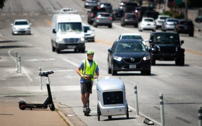 Los robots han llegado a Austin, y están entregando pizzas a domicilio
