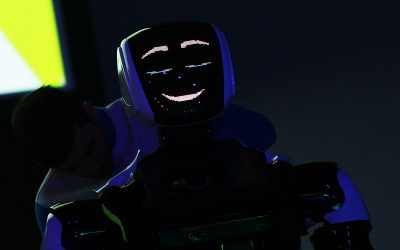 Policía de los EAU planea contratar a un robot ruso