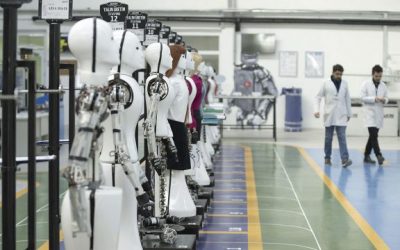 Desde atenderte en un restaurante hasta entregar tu paquete: los robots reafirman su paso en México