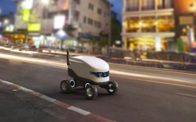 Crean el primer sistema del mundo que permitirá cargar robots autónomos o drones de reparto sin interrumpir su tarea