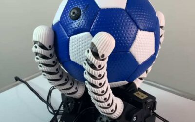 Mano robótica capaz de desplazar objetos con un único agarre