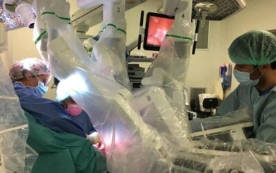 El hospital de Bellvitge realiza la primera cirugía robótica de cambio de sexo en Europa