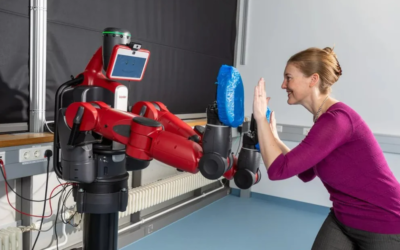 El robot que puede abrazar a los humanos “sintiendo” cariño