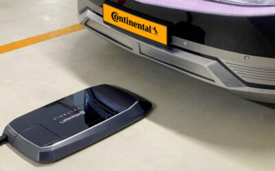 El Robot de Continental permite la carga de un vehículo eléctrico de forma inalámbrica