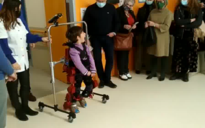 Caminar por primera vez con 7 años: el milagro de la robótica