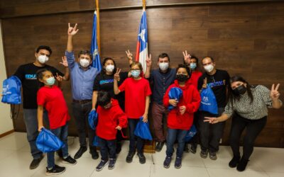 Niños Estudiantes Ariqueños que Van a Mundial de Robótica en EEUU se Reunieron con Alcalde Espíndola