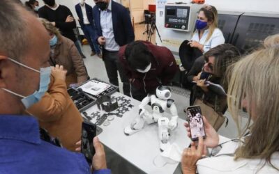 Un futurista posgrado, con un futurista profesor