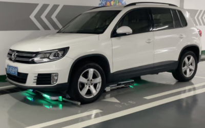 En China hay tantos coches y tan poco espacio que ya recurren a los robots para aparcar