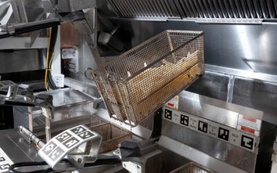 «Flippy 2», el robot que prepara patatas fritas en los restaurantes de comida rápida