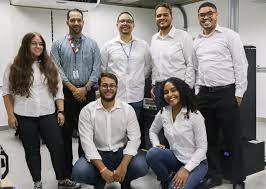 Los dominicanos ganadores que participaron con el nombre de “PUCMM Space Robot”, fueron Justin Bueno, Ilka Hernández, Patricia DiMassimo, Alvin Rodríguez y Ángel Richard, con la asesoría del profesor Rafael Batista.