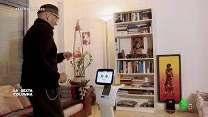Álvaro explica su vínculo con un robot que le ayuda y hace compañía: «Cuando se lo lleven, lo voy a echar en falta»