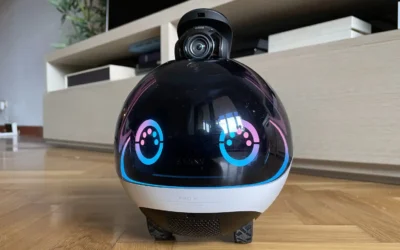 Un mes viviendo con el robot mascota que vigila tu casa y cuida de la familia con IA