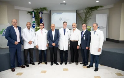 HOMS firma acuerdo de colaboración con el experto internacional de cirugía robótica James Hamilton