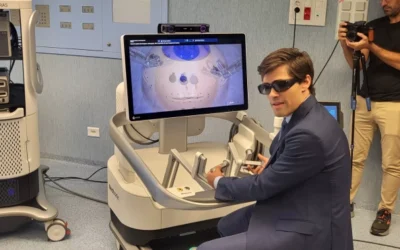 San Roque presenta a ‘Hugo’, el robot que asistirá a los cirujanos en operaciones de próstata