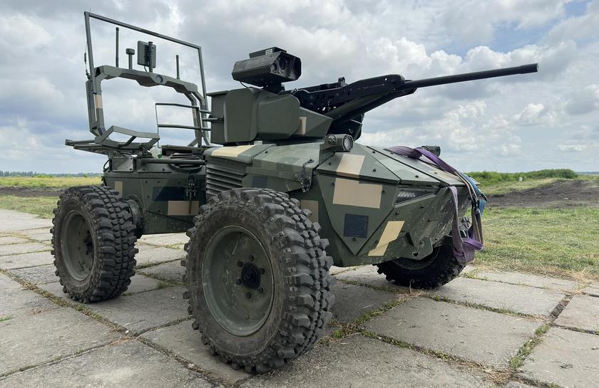 Las Fuerzas de Defensa ucranianas están probando el robot no tripulado Ironclad con cámara termográfica y torreta de combate ShaBla M2 en condiciones reales de combate.