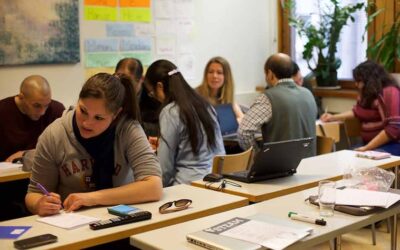 De las clases de rap y tango a las de robótica y grafiti en los talleres socioculturales de Sevilla