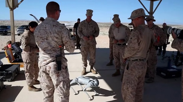 Cómo funciona la cabra robótica de los marines de Estados Unidos