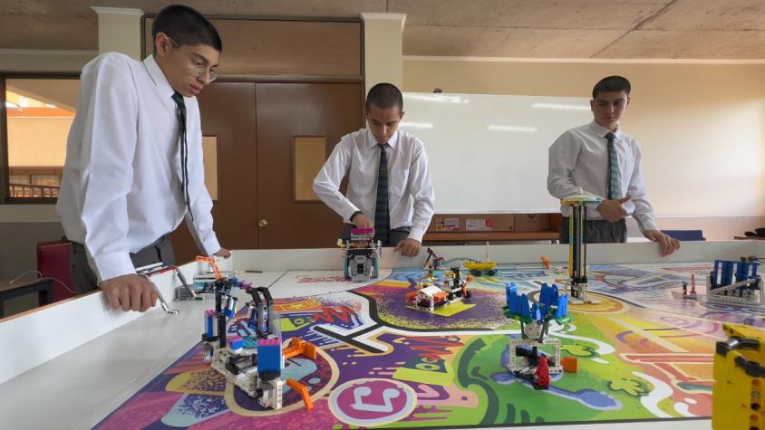 Alumnos de colegio de Puente Alto viajarán a Mundial de Robótica en EE.UU: tuvieron que juntar millonario monto