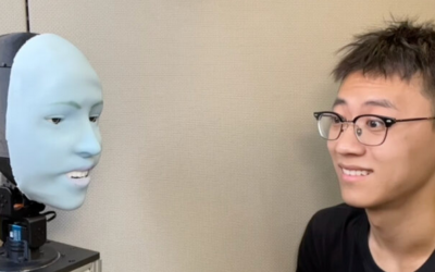 Crean el primer robot que puede sonreír en sincronía con los humanos, se llama «Emo»