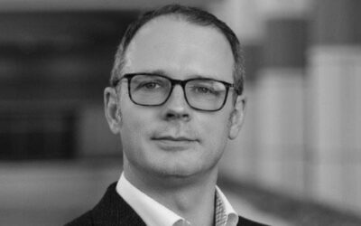 Automatización inteligente frente a automatización robótica de procesos: ¿qué pueden esperar ver las empresas en 2024?