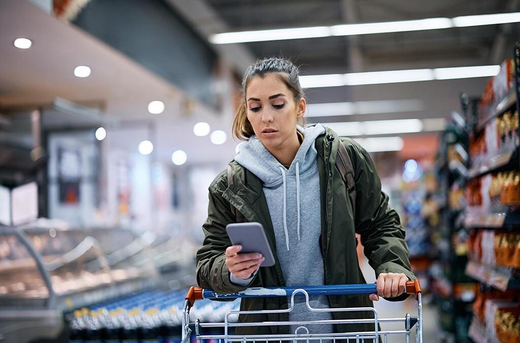 Investigación Uchile revela cómo la tecnología robótica mejora la disposición de productos en supermercados