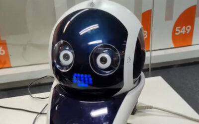 Cómo es «TOOLY», el robot de asistencia social para adultos mayores creado por una argentina