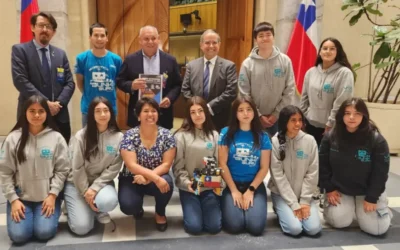 Estudiantes de Valparaíso clasifican para torneo internacional de robótica en EE.UU