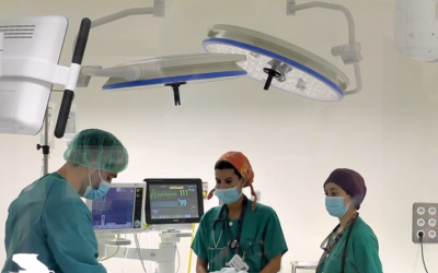 Operan con cirugía robótica a un bebé de 10 meses, el más pequeño de España hasta ahora