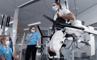 Desarrollan un sistema de neuroprótesis y robótica que permite a pacientes con parálisis caminar
