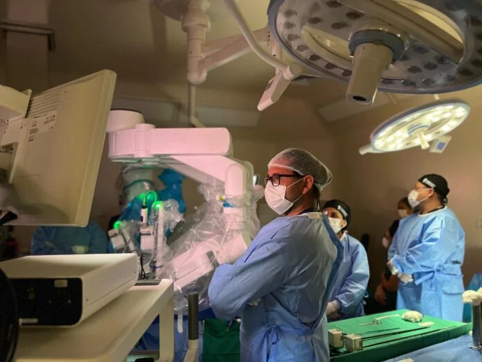 La Serena: exitosa primera cirugía robótica torácica realizada en regiones con participación de médica especialista