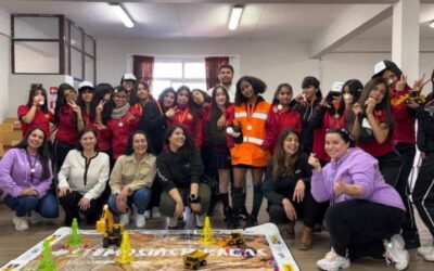 Con talleres de robótica, niñas de Antofagasta y Calama exploran el mundo STEM