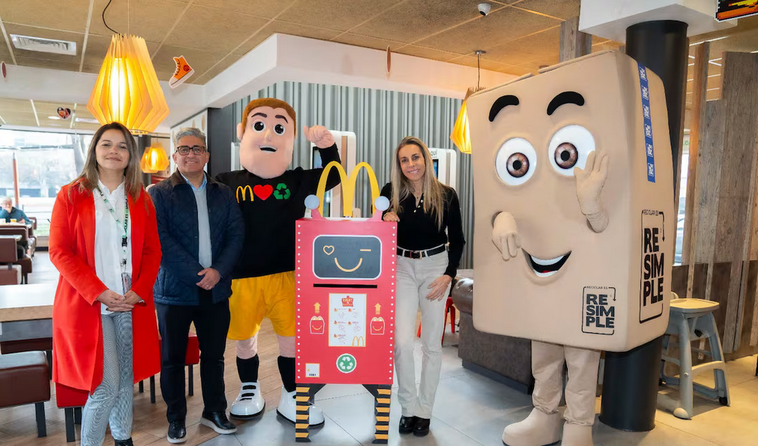 Lanzan el ‘Robot de Reciclaje’ que favorece a niñas y niños de Chile