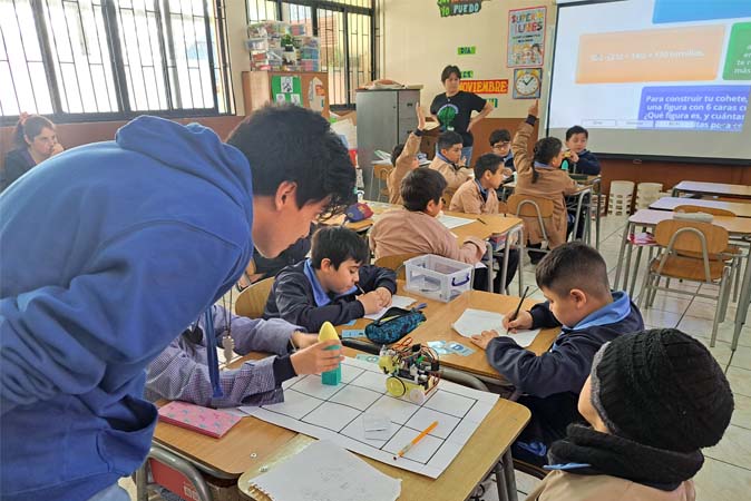 PUCV lidera ECOODI: Ecosistema de robótica educativa para inclusión digital y desarrollo de competencias STEM+IA en educación básica