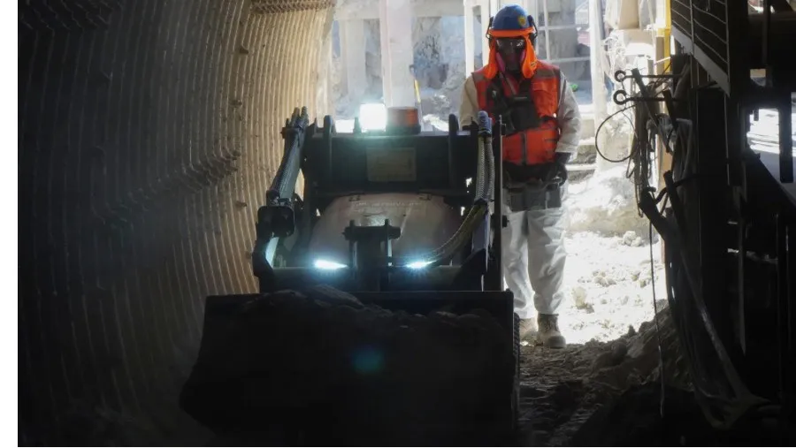 Codelco División Gabriela Mistral incorpora robótica para fortalecer seguridad y eficiencia en su operación