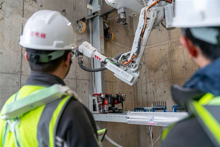 La confianza en la robótica de construcción mejora a medida que disminuye su uso