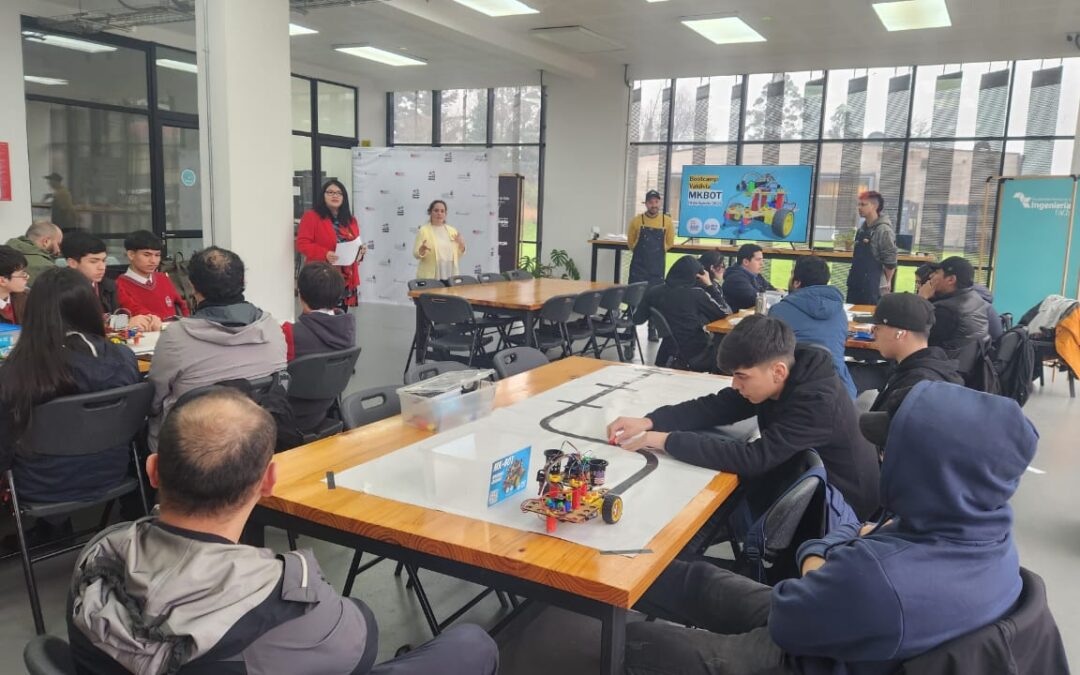 Estudiantes de enseñanza media se enfrentaron a desafíos de robótica en workshop