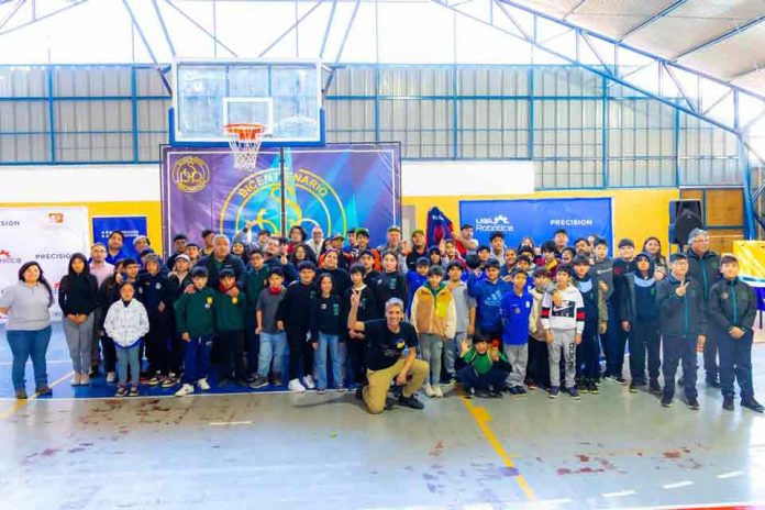 Taller y torneo de robótica escolar convocó, de manera gratuita, a más de 200 escolares de todo Chile en Combarbalá