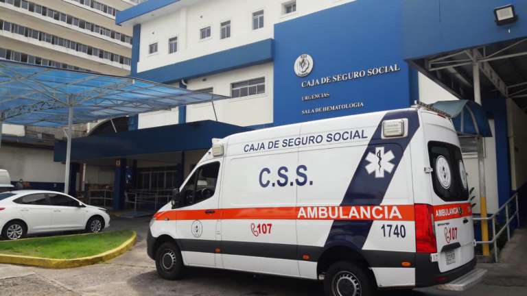 Pacientes de cáncer de próstata reciben tratamientos más eficaces con tecnología robótica en Ciudad de la Salud